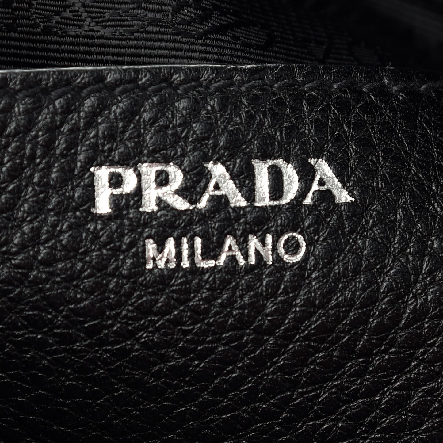Vitello Daino Shopping Tote Black