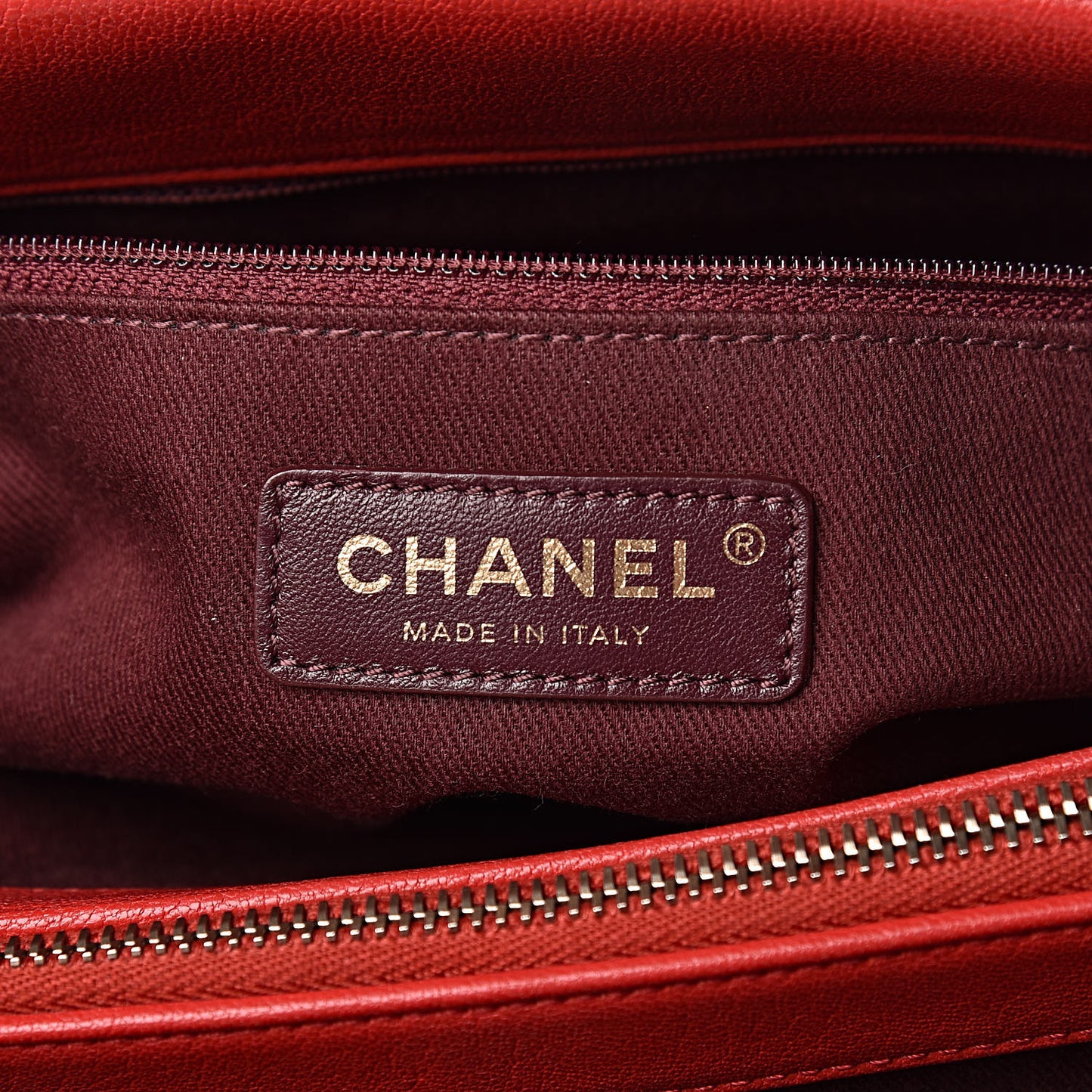 Shiny Sheepskin Quilted Large Trapezio Flap Red