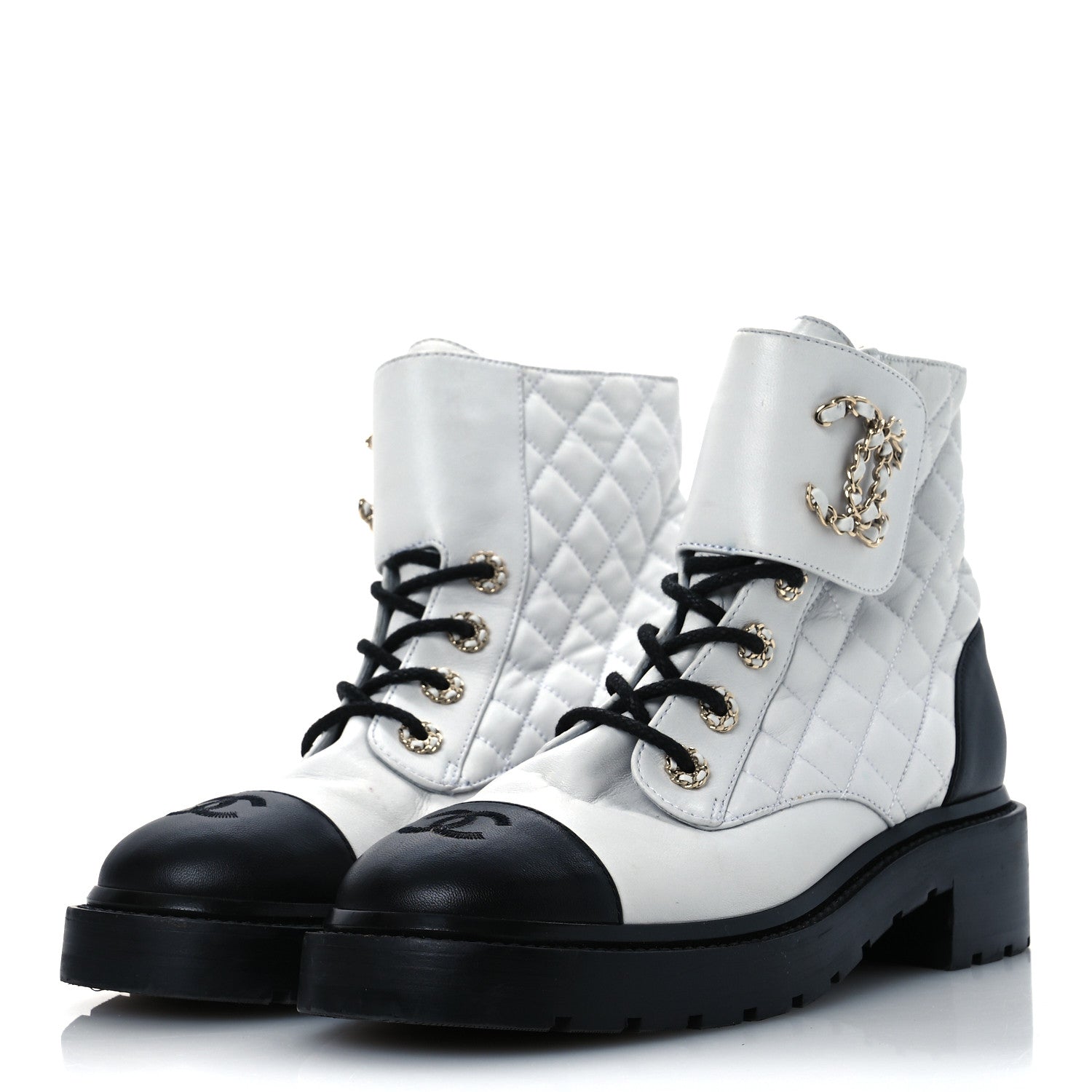 CHANEL キルティングブーツ ホワイト/ブラック Chanel Shiny Lambskin Quilted Lace Up Combat Boots 39.5 White