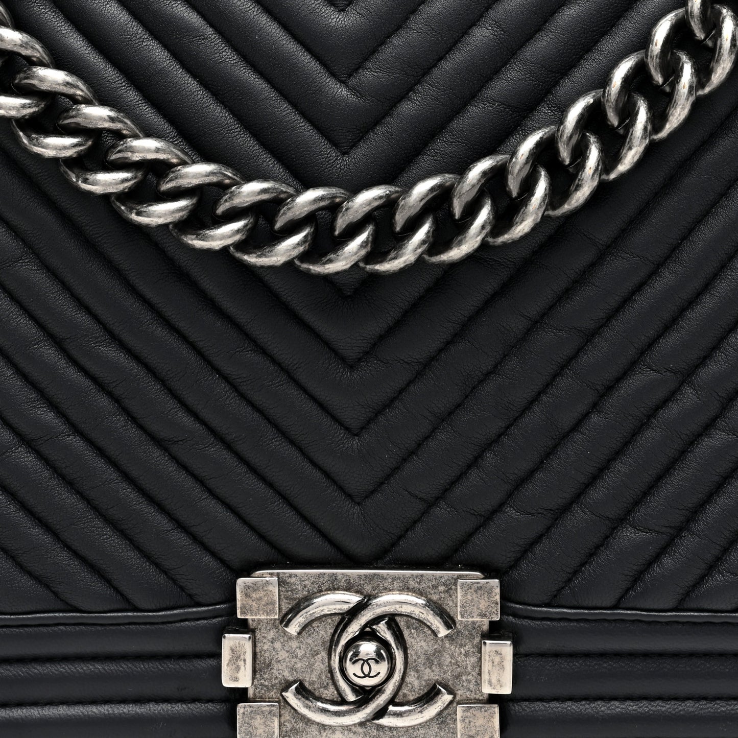 Wrinkled Lambskin Chevron Quilted Medium Boy Flap Black
