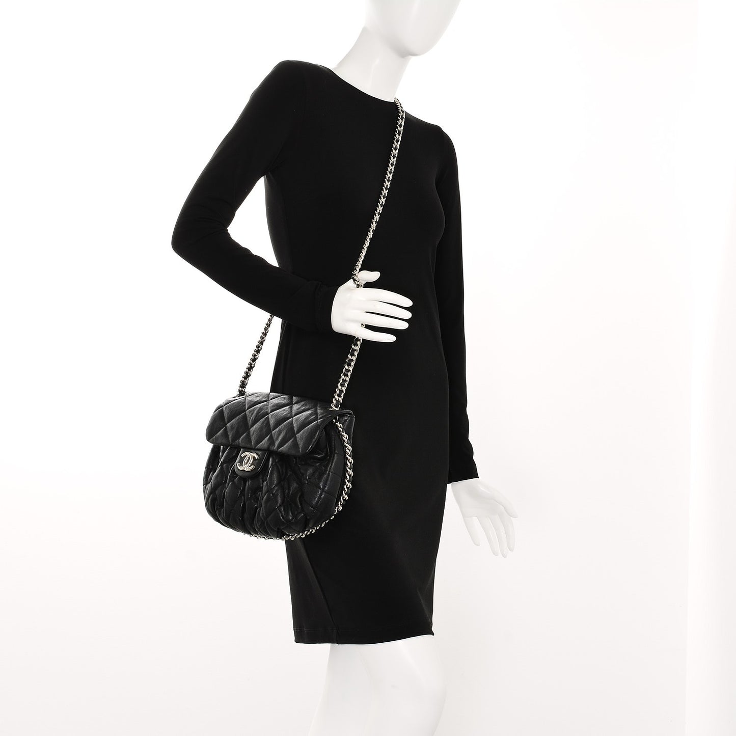 Washed Lambskin Quilted Medium Chain Around Messenger Black