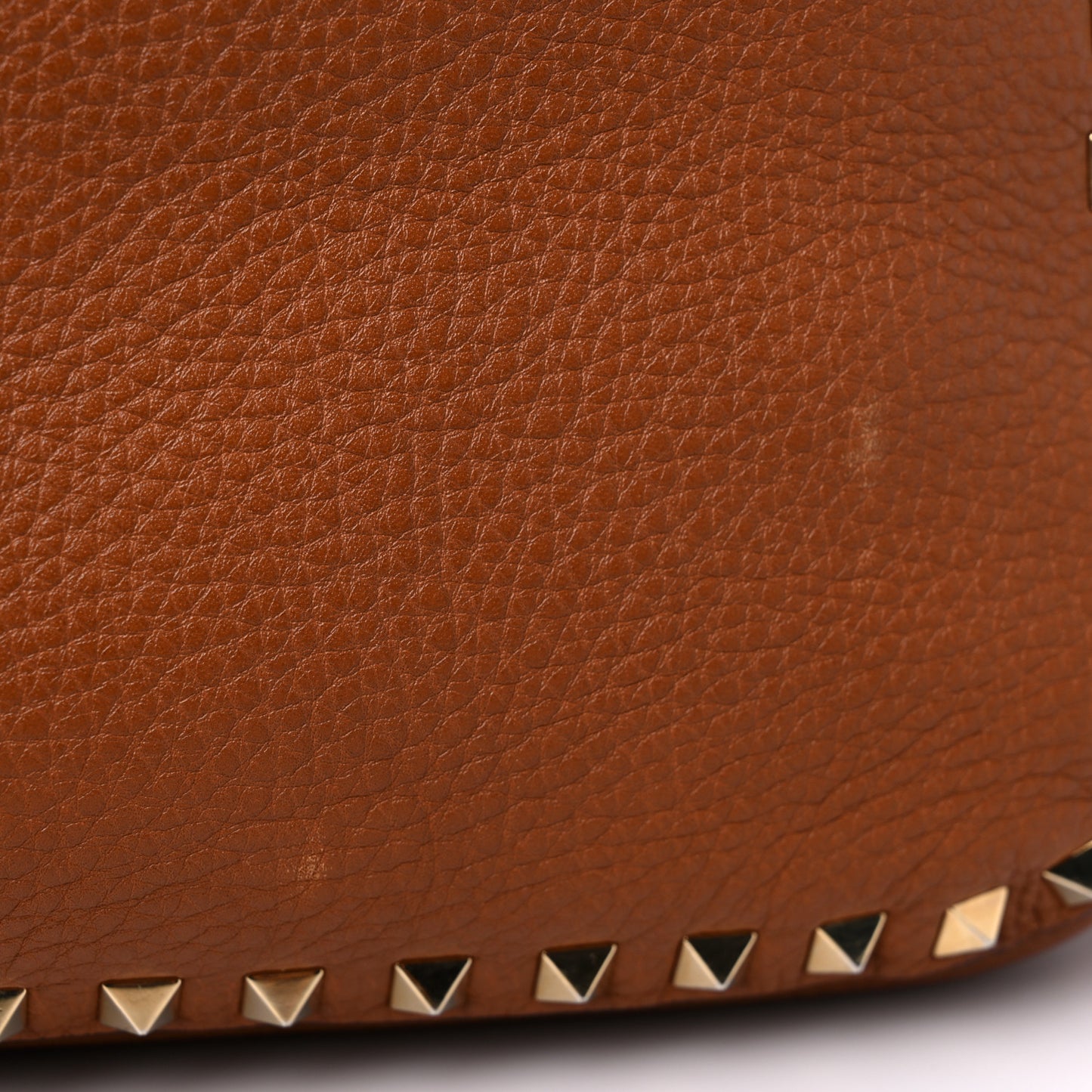 Pebbled Calfskin Small Rockstud Flip-Lock Messenger Bag Light Cuir