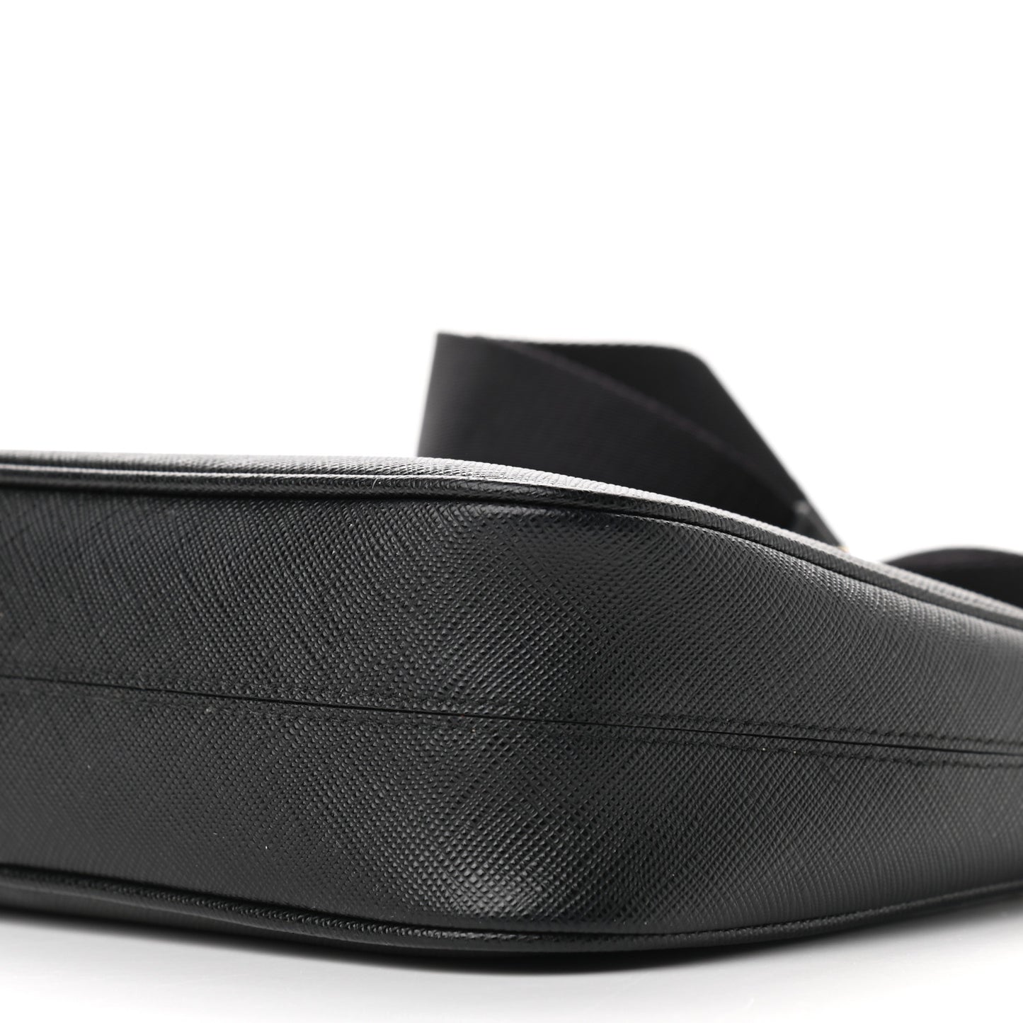 Saffiano Lux Re-Edition 2005 Shoulder Bag Black