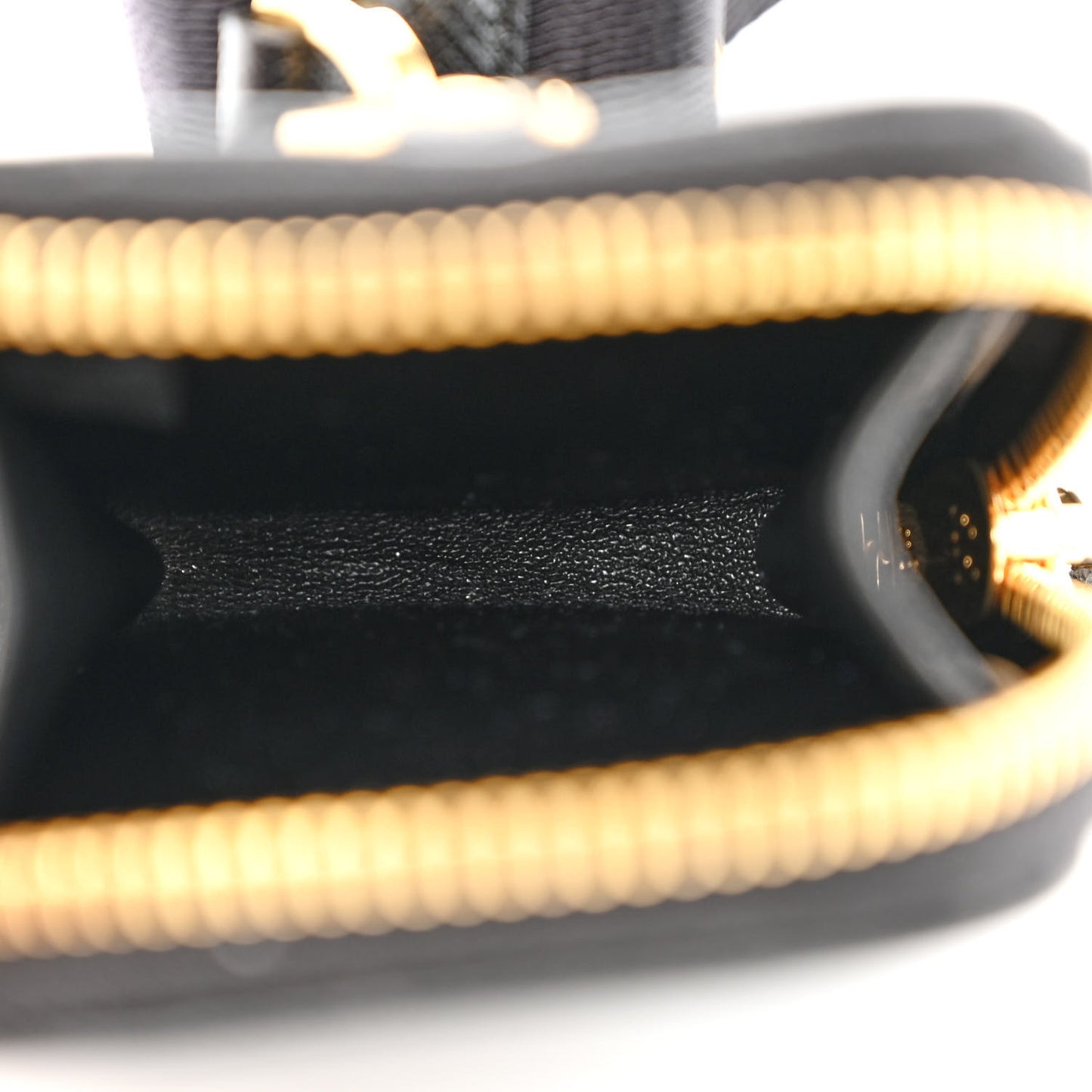 Saffiano Lux Re-Edition 2005 Shoulder Bag Black