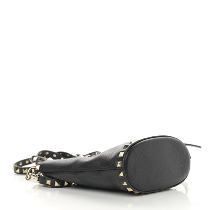 Valentino Garavani Pebbled Calfskin Rockstud Bucket Bag Black 4 of 9