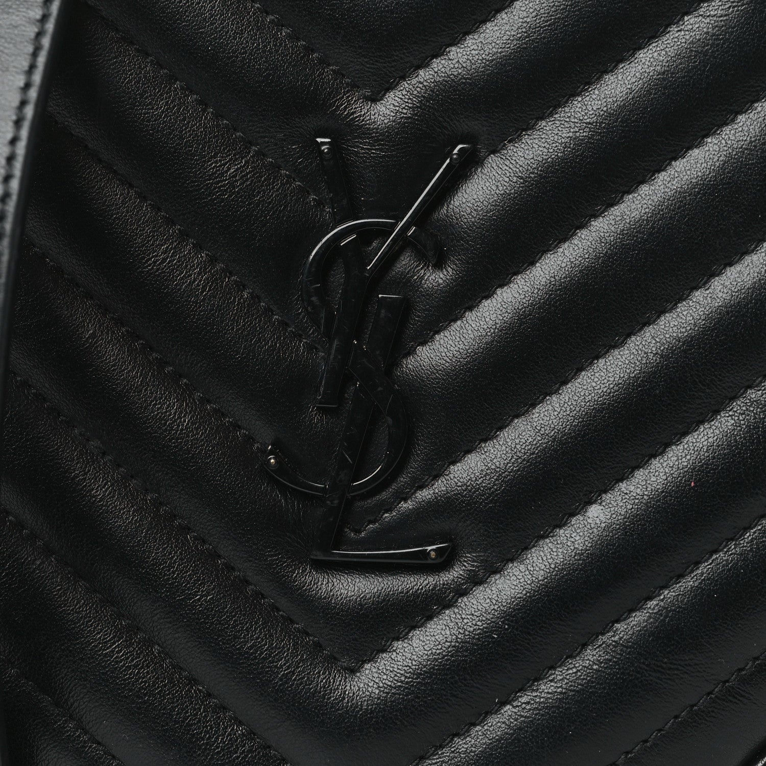 Saint Laurent Calfskin Matelasse Chevron Round Vinyle Camera Bag Black 8 of 10