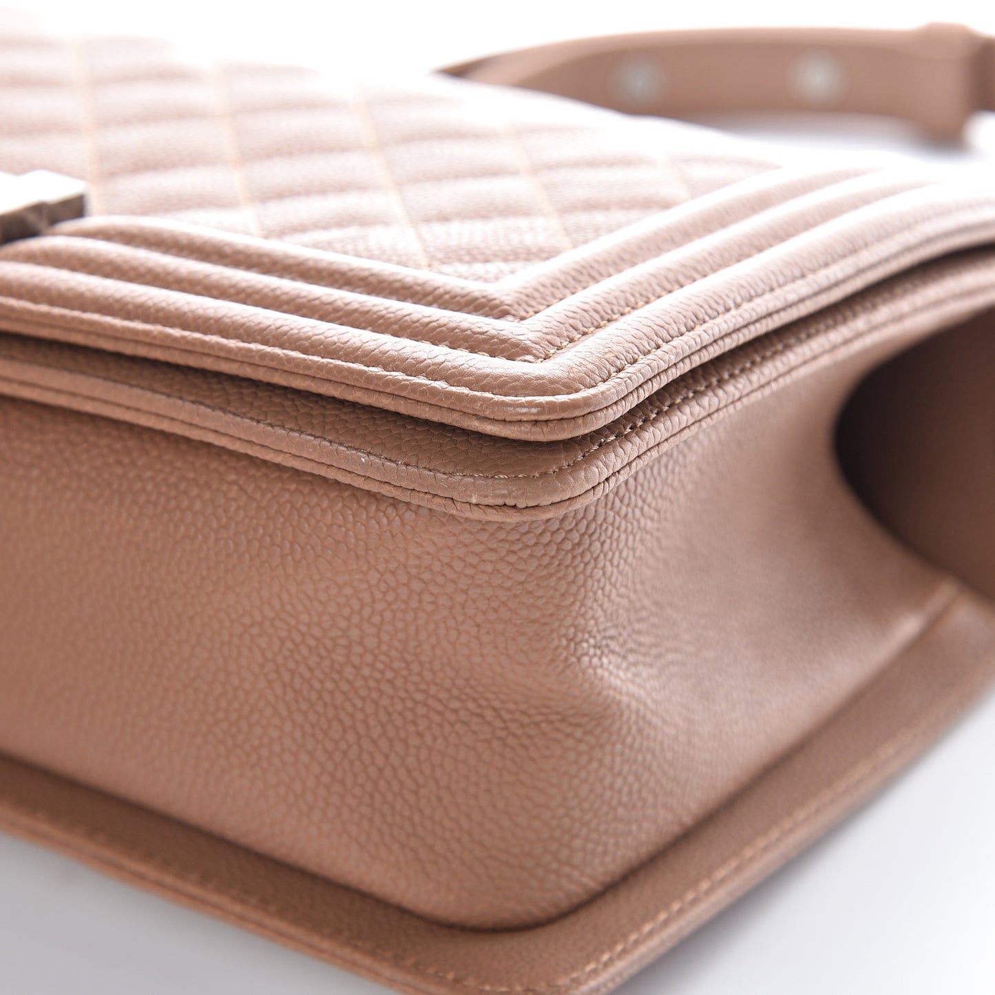 Caviar Quilted Medium Boy Flap Camel