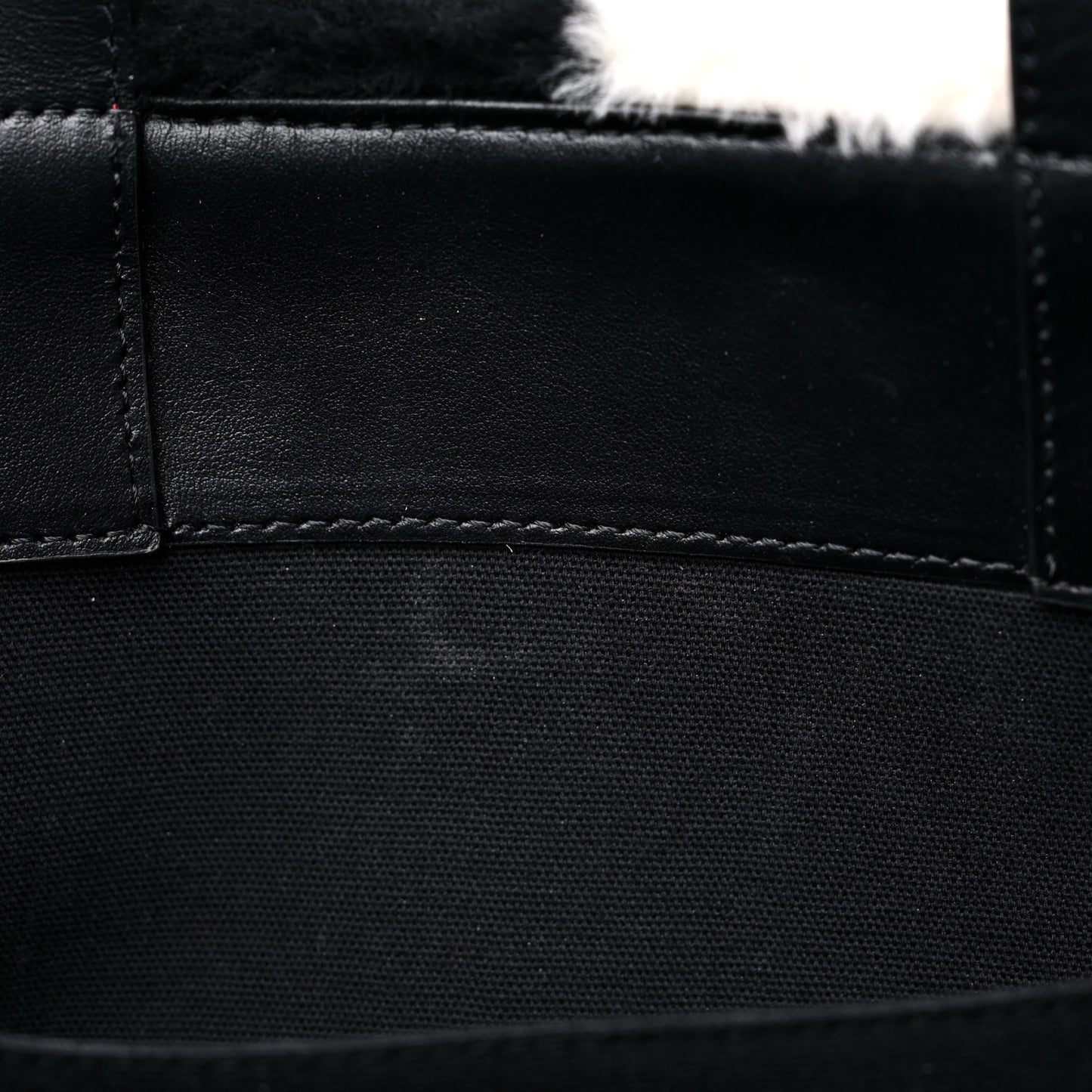 x DISNEY Shearling 101 Dalmatian Print Medium White Black