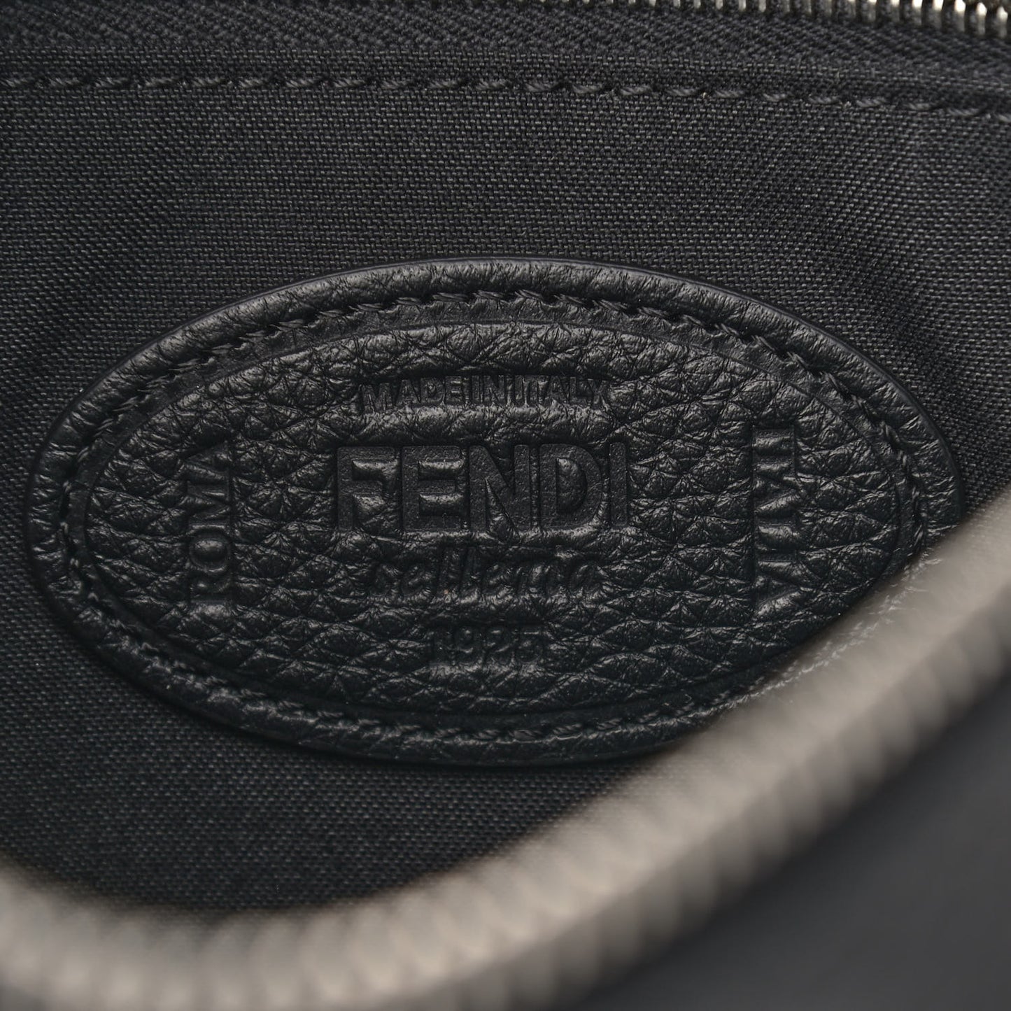 Cuoio Romano Selleria Fendi Stamp Patch Messenger Black Grigio