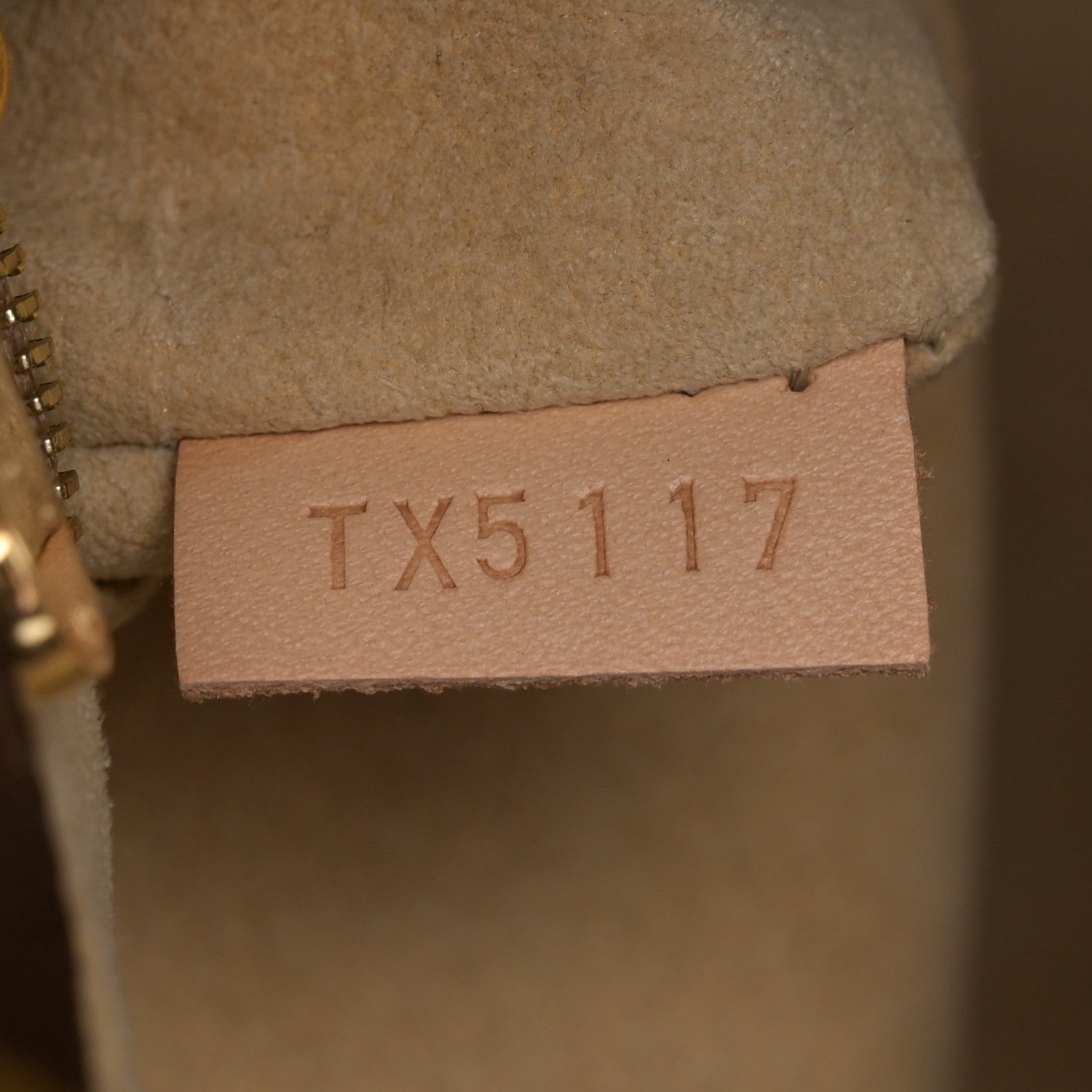 Louis Vuitton Monogram Artsy MM 7 of 14