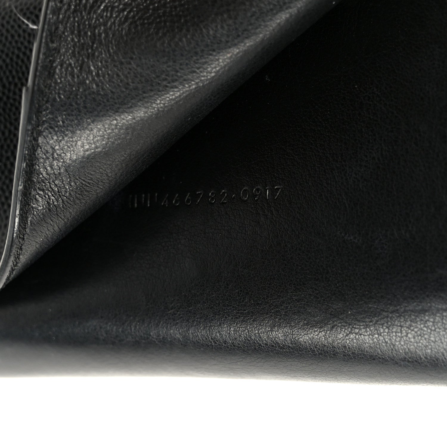 Saint Laurent Grain De Poudre Matelasse Chevron Small Monogram Passport Case Black 7 of 8