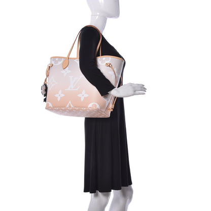 Louis Vuitton Monogram Giant By The Pool Neverfull MM Brume 2 of 10