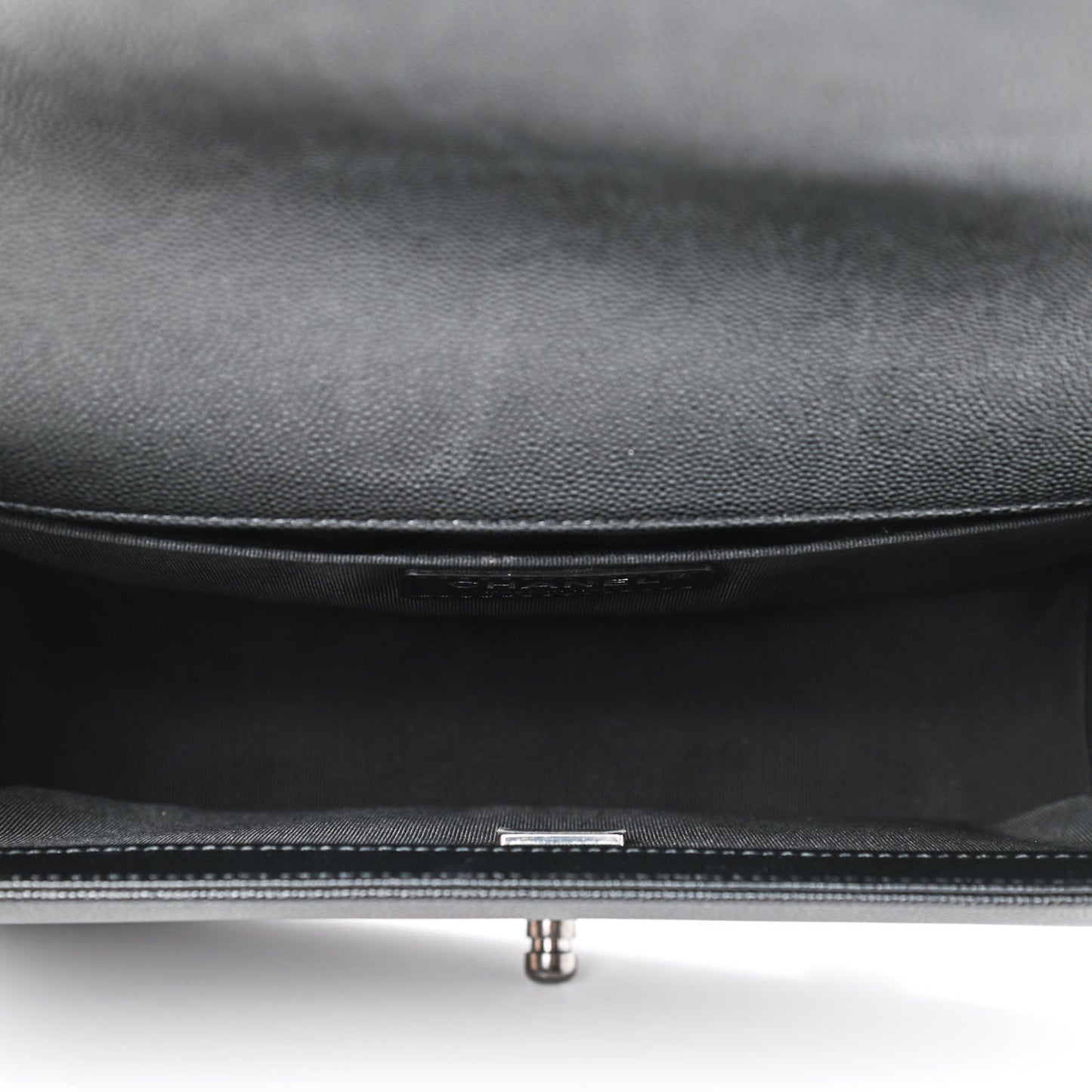 Caviar Quilted Medium Boy Flap Black