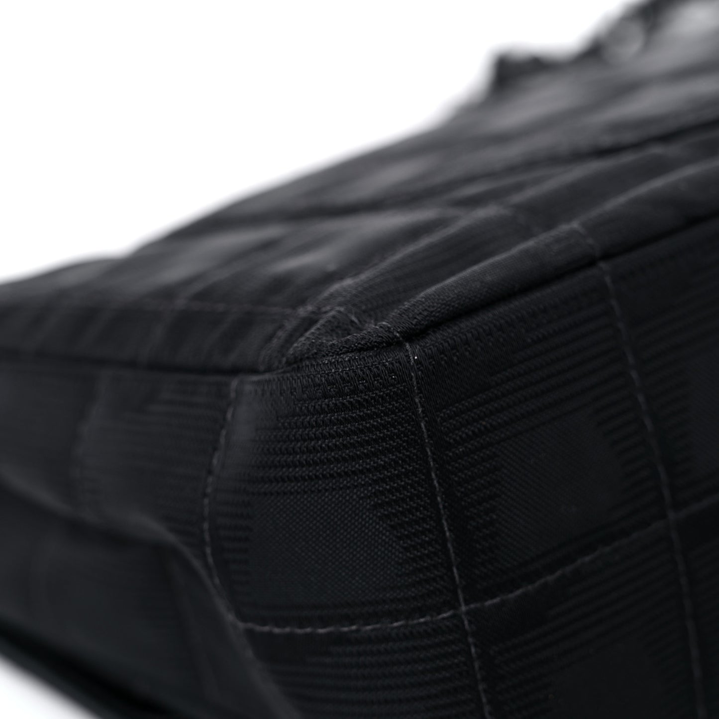 Nylon Medium Travel Flap Black