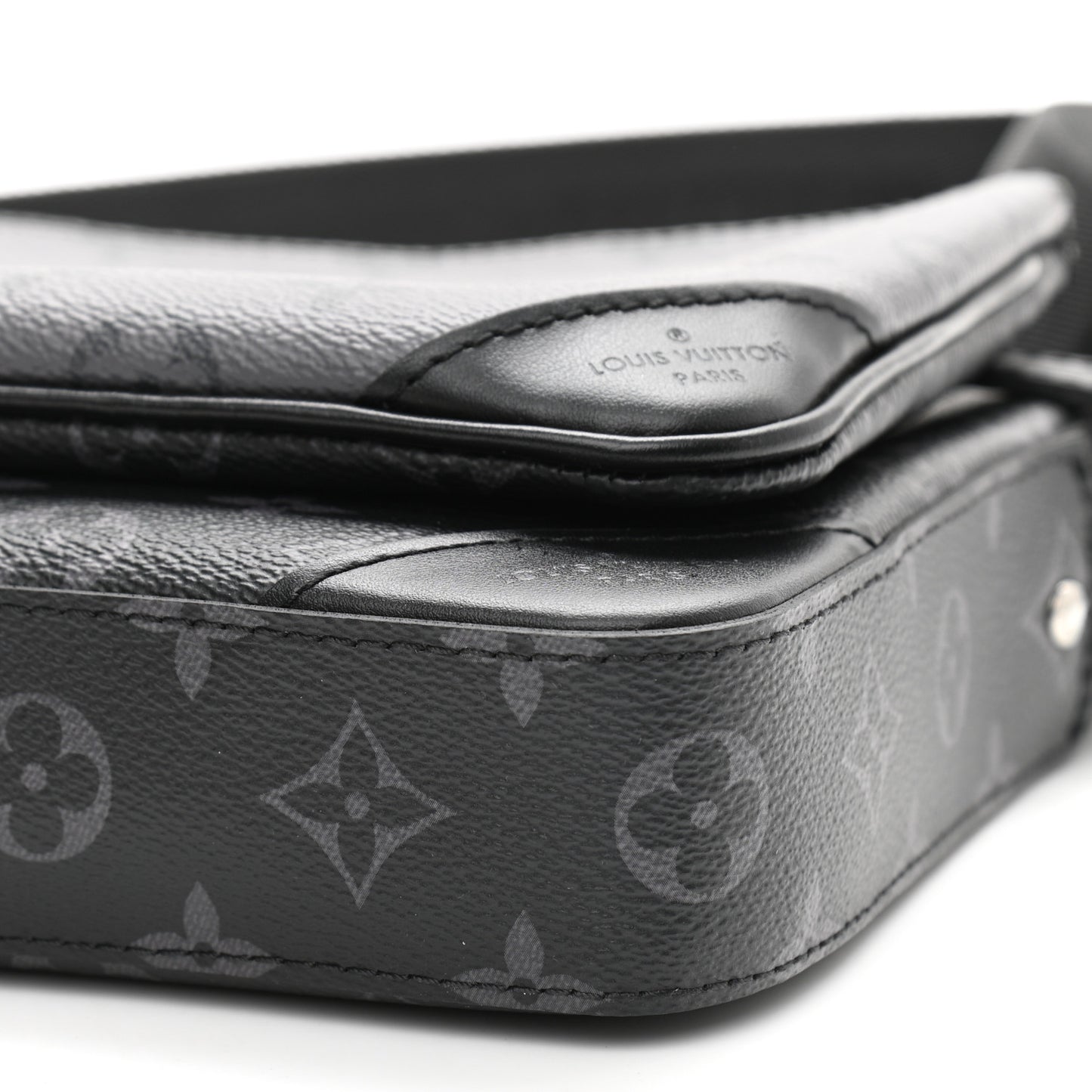 Reverse Monogram Eclipse Trio Messenger