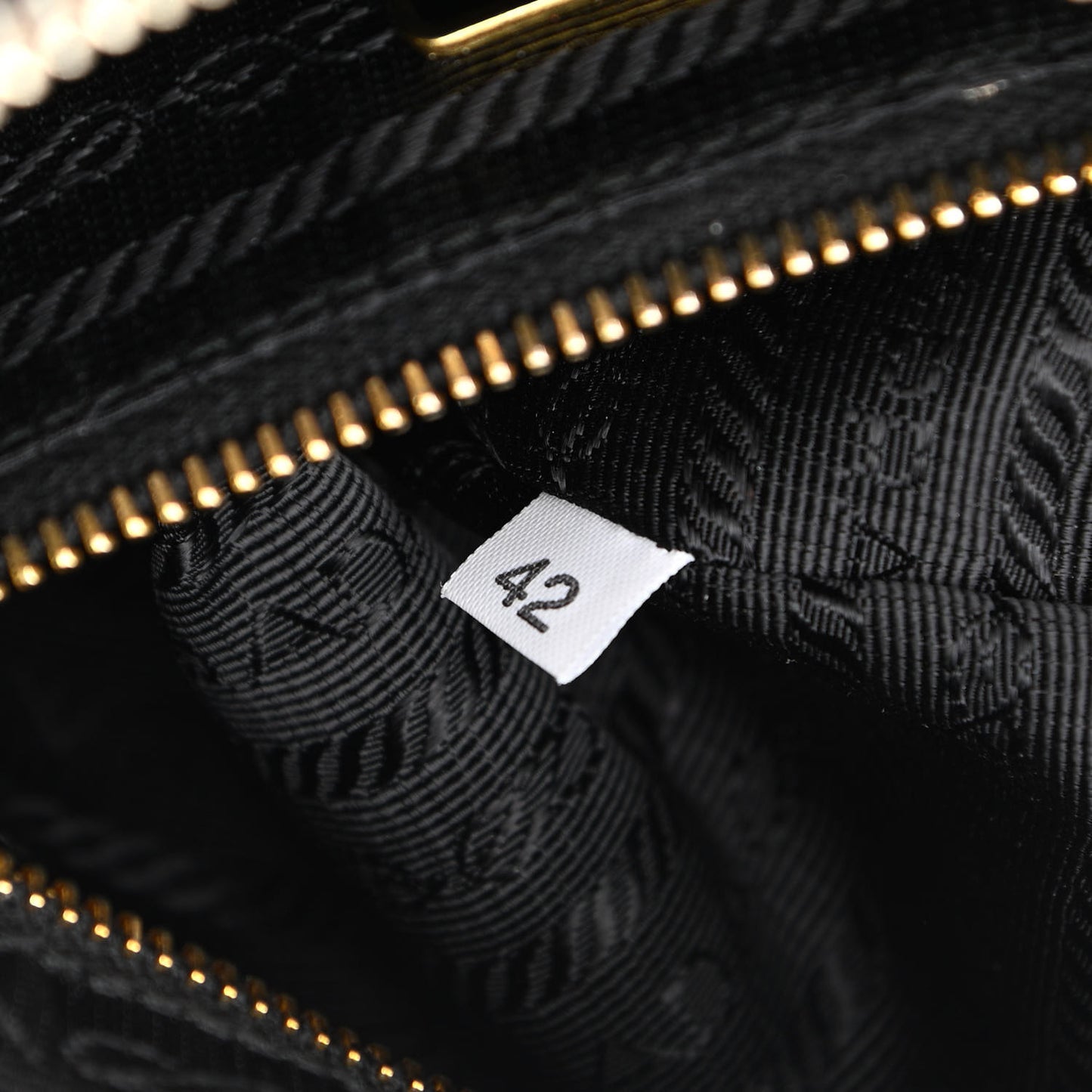 Vitello Daino Pochette Bag Black