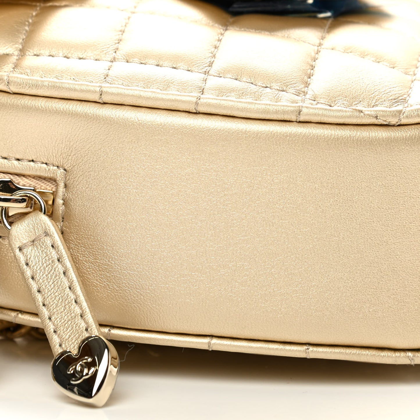 Metallic Lambskin Quilted CC In Love Heart Bag Gold