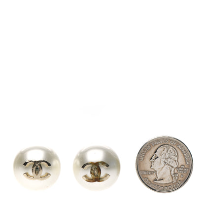 Chanel Pearl CC Large Earrings Gold 2 of 4