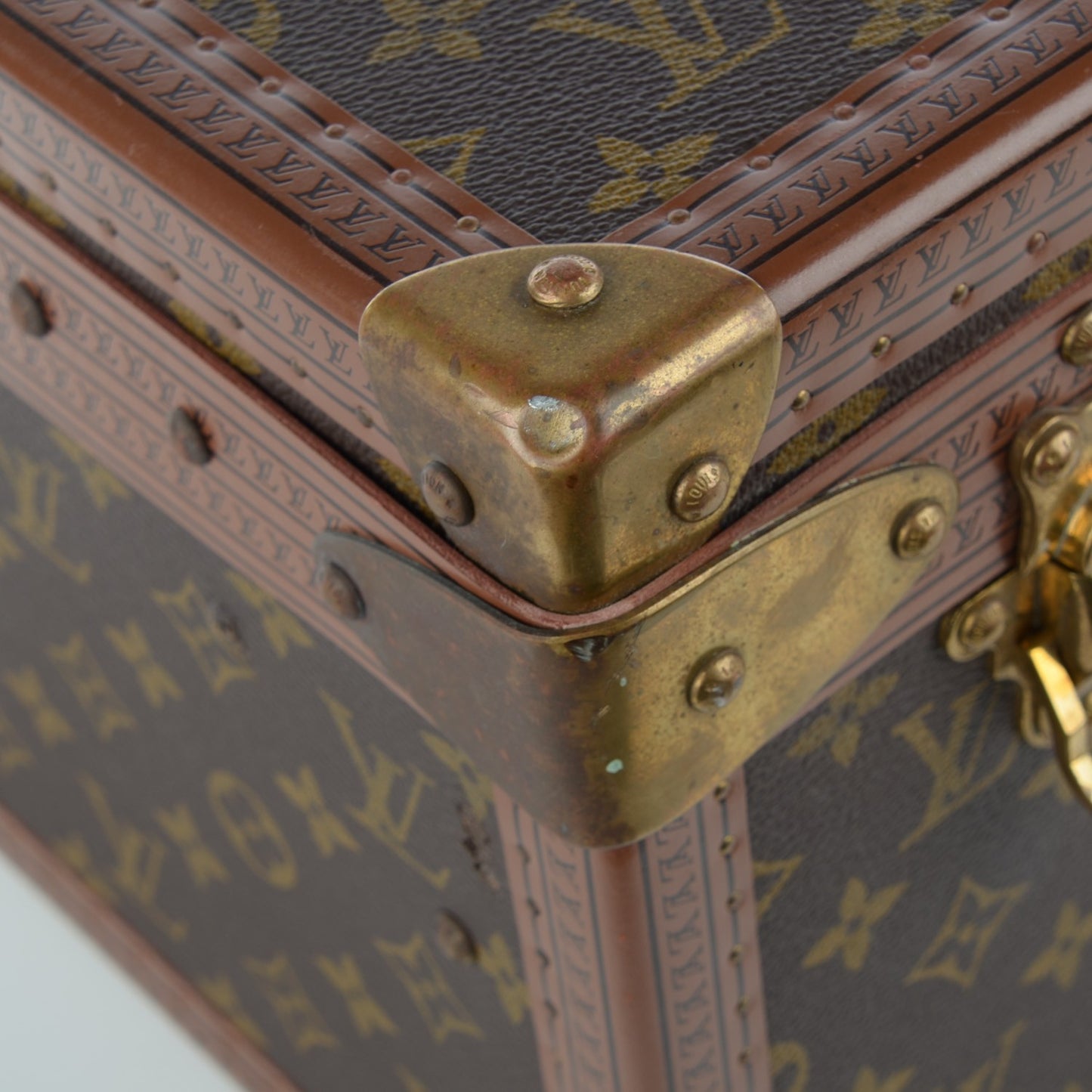 Monogram Alzer 60