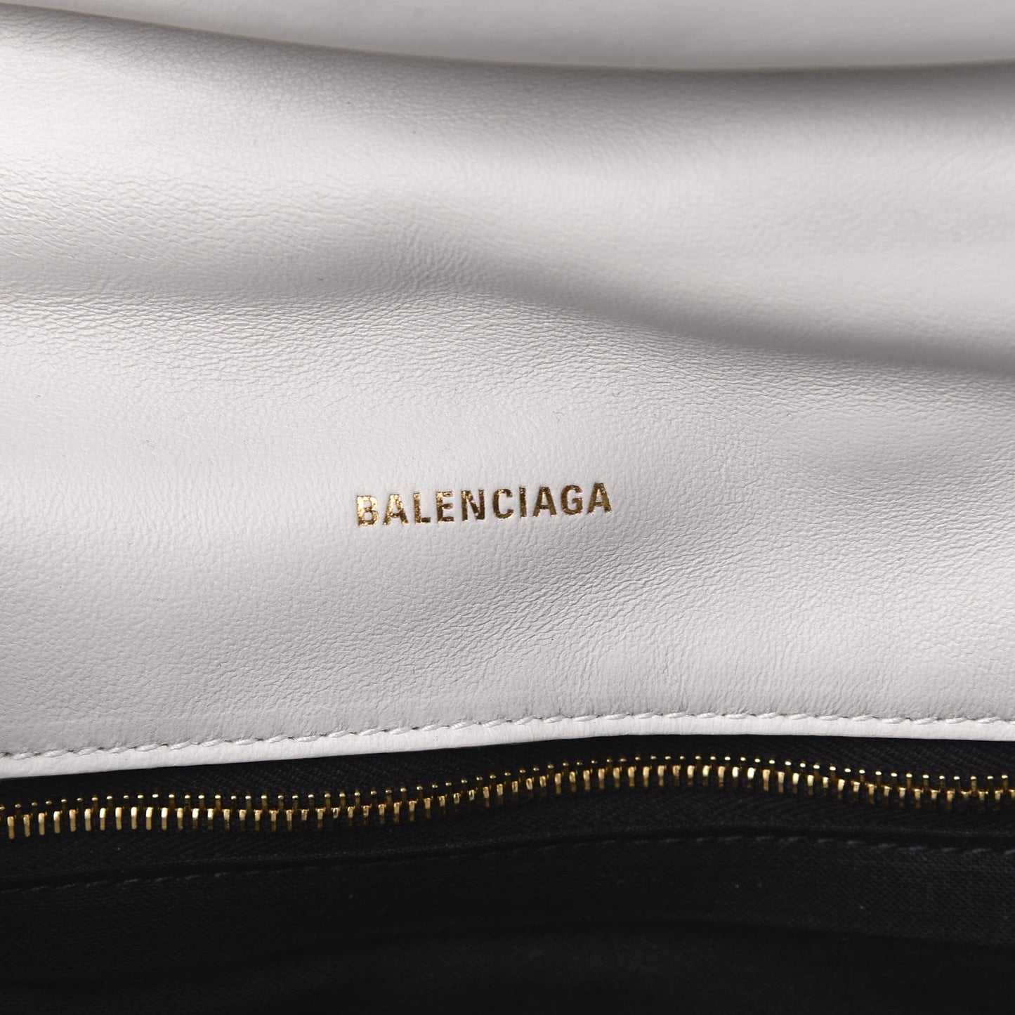 Nappa Calfskin Quilted Touch B Puffy Clutch White