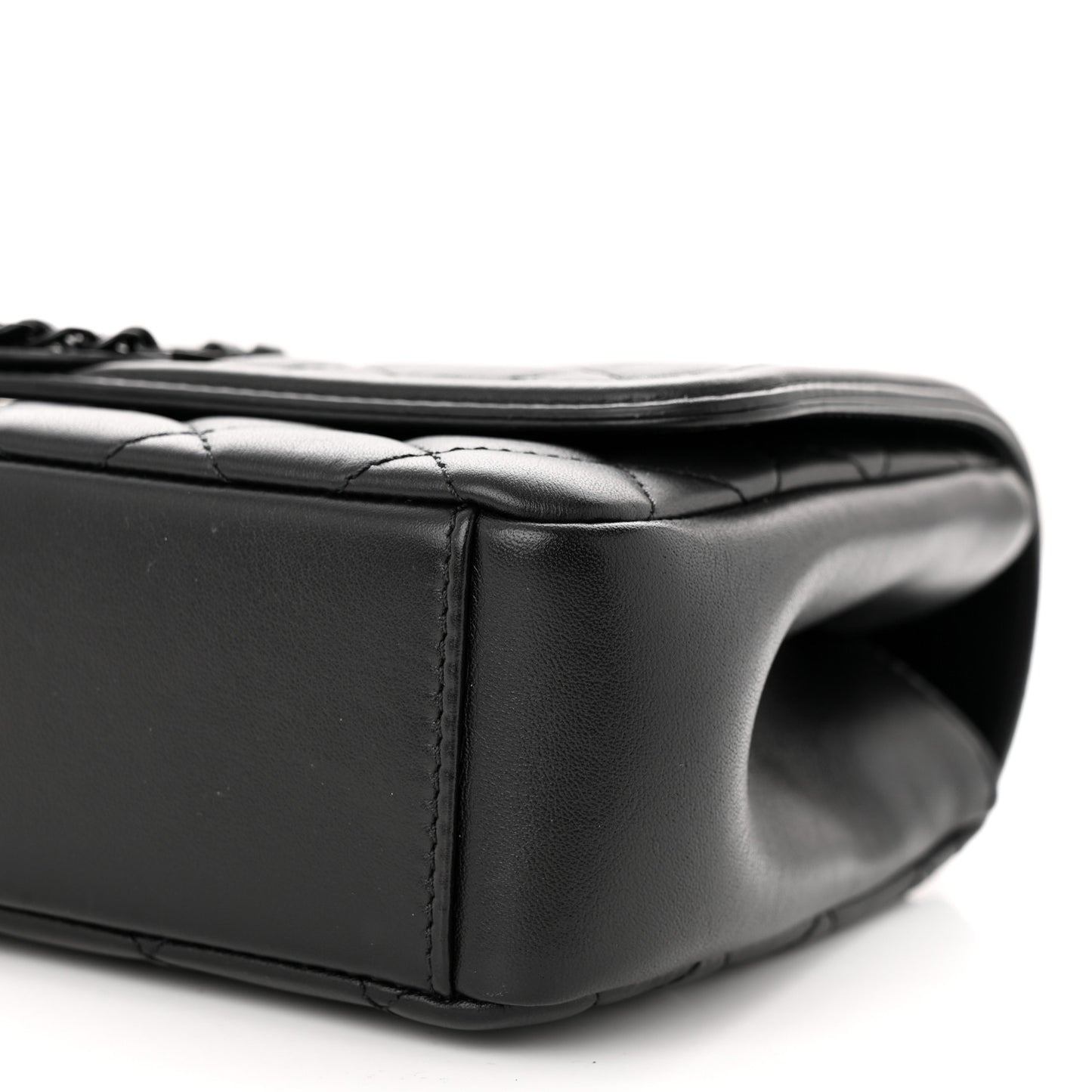 Lambskin Quilted Medium CC Filigree Flap Black