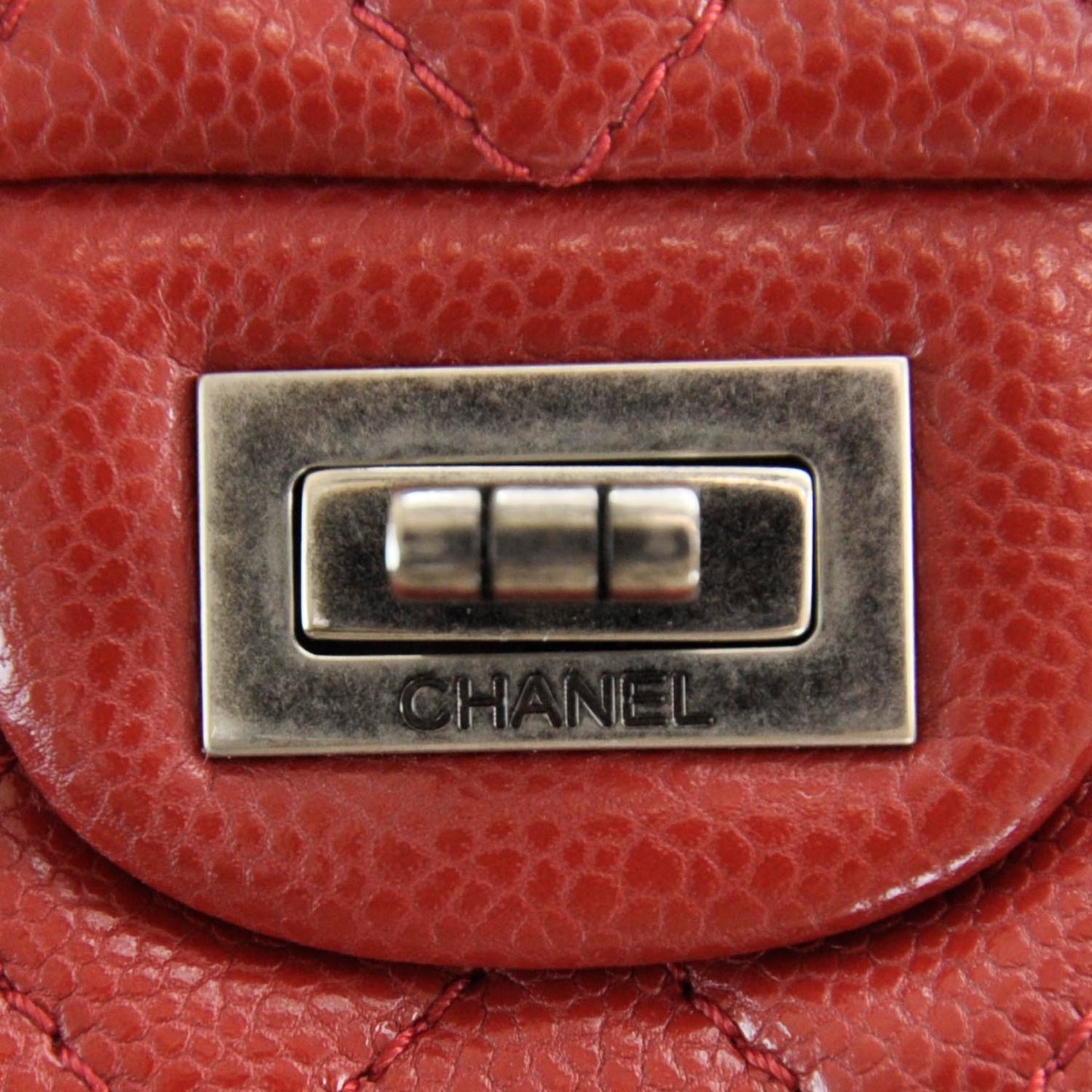 Caviar Easy 2.55 Messenger Flap Bag Red