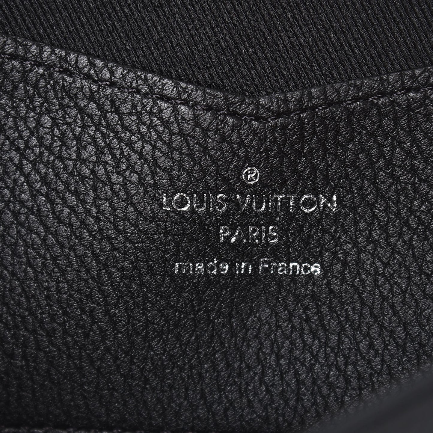 Calfskin Lockme II Wallet Vanille Black