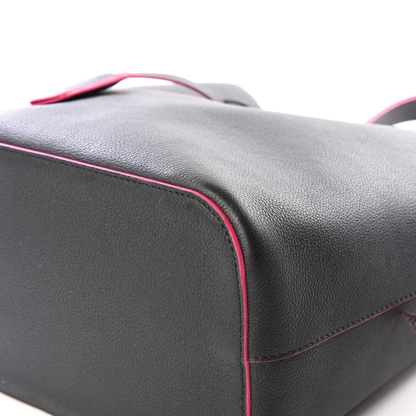 Calfskin Lockme Bucket Black