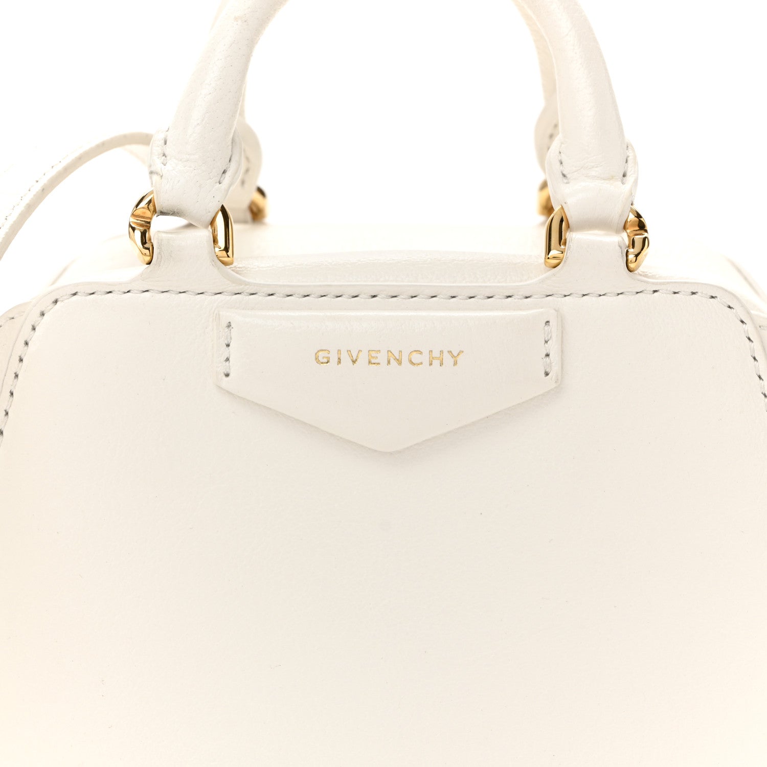 GIVENCHY ホワイト ボディバック Givenchy Tumbled Buffalo Micro Antigona Cube Bag White 1834499