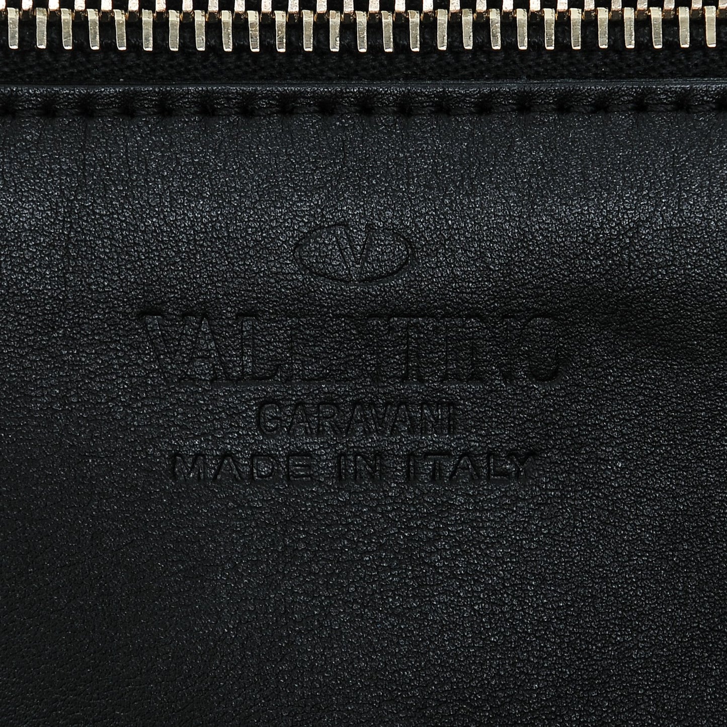 Vitello Medium Rockstud Tote Black
