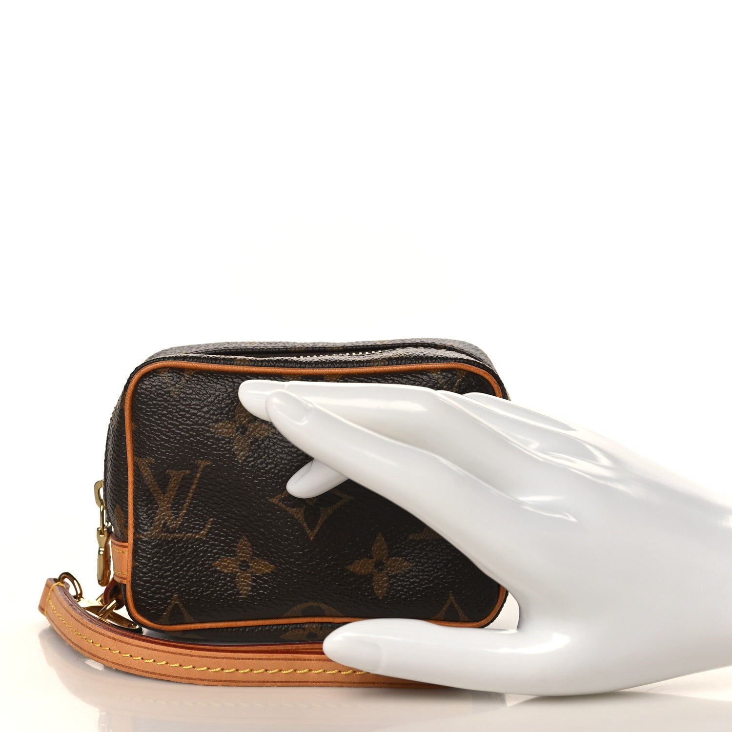 Louis Vuitton Monogram Wapity 2 of 6