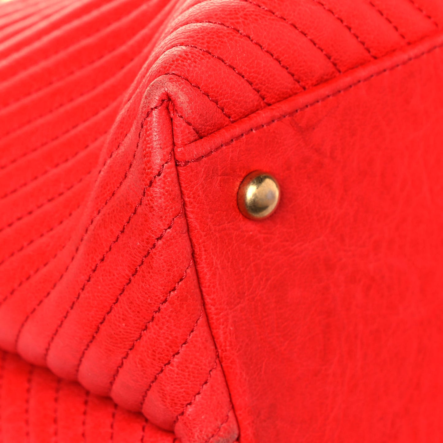 Wrinkled Lambskin Chevron Quilted Large Surpique Tote Red