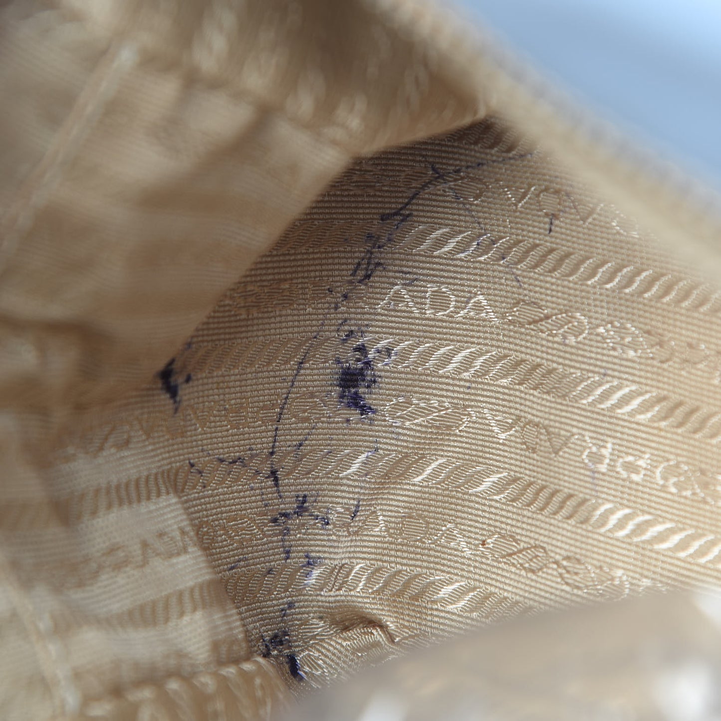 Vitello Daino Tag Satchel Pervinca