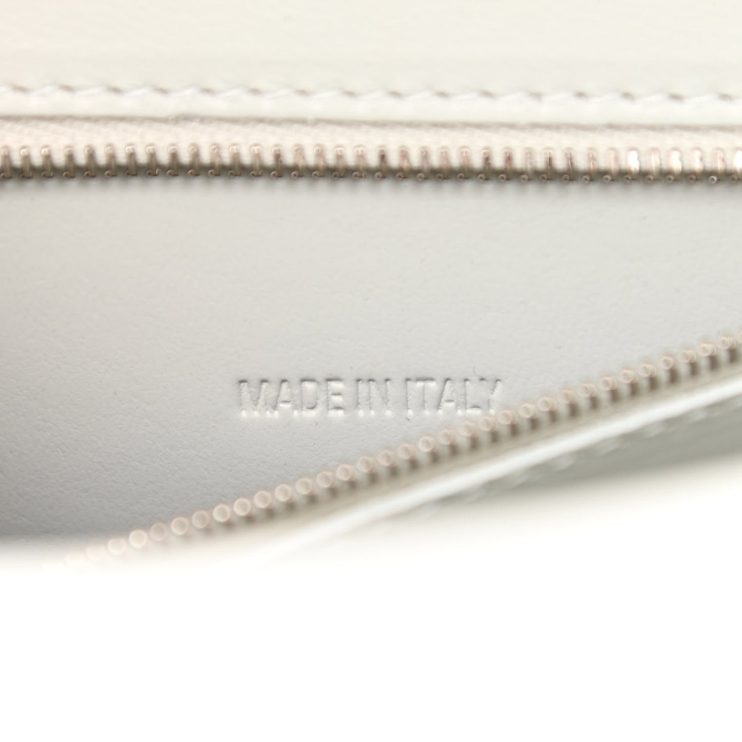 Shiny Box Calfskin Tonal B Small Hourglass Top Handle Bag White