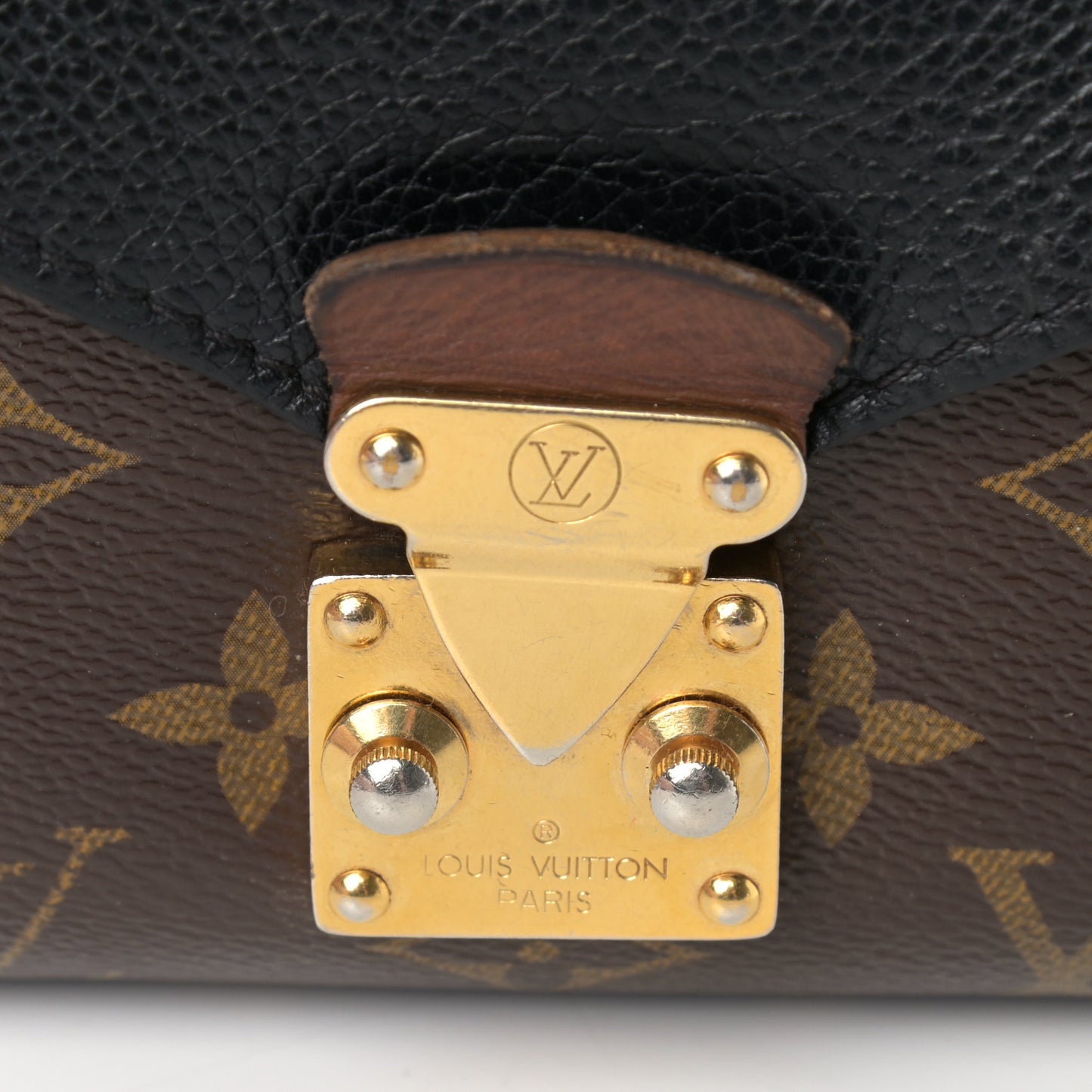 Monogram Pallas Chain Black