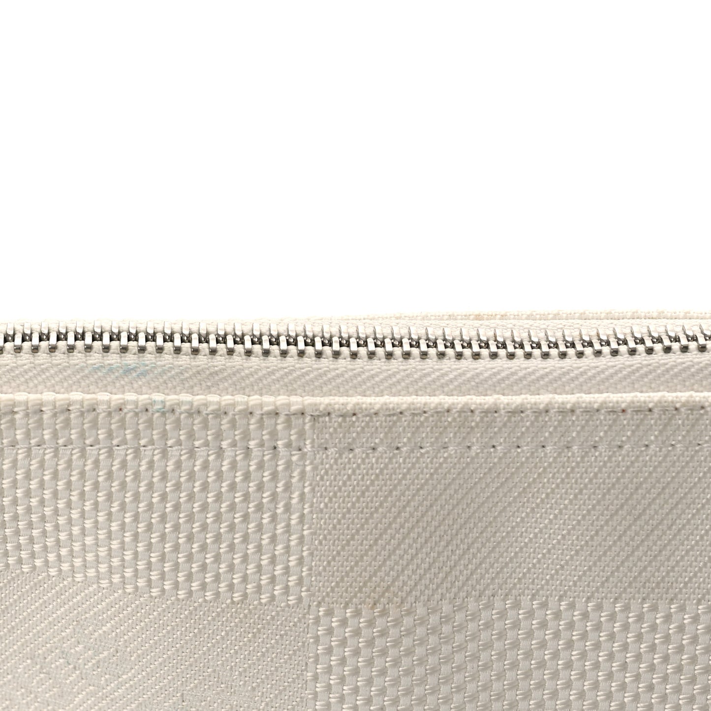 Damier Geant Americas Cup Pochette Accessories Volunteer Bag White