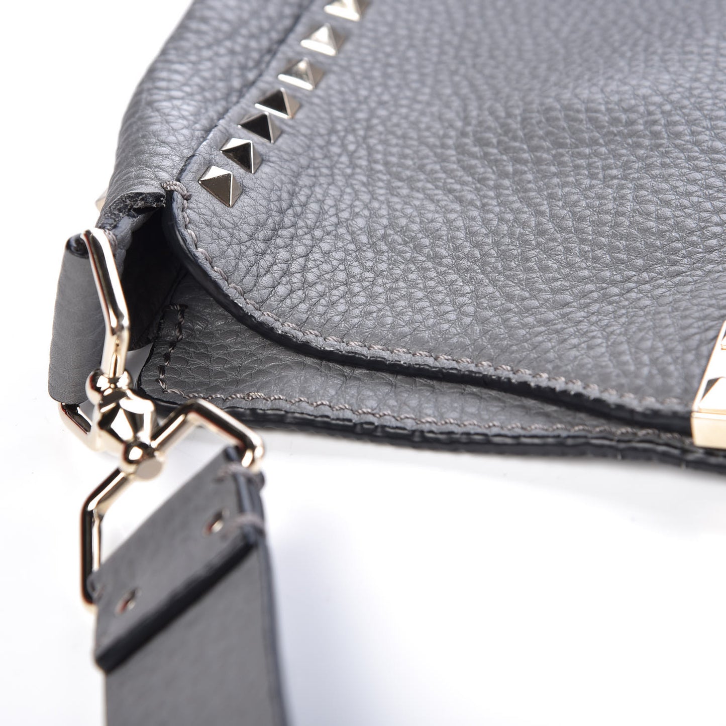 Pebbled Calfskin Small Rockstud Flip-Lock Messenger Bag Pebble