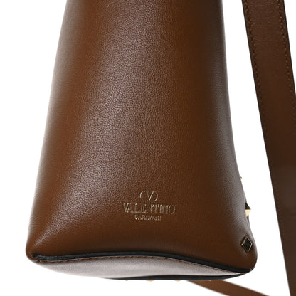 Valentino Garavani Calfskin Rockstud Wispy Bucket Bag Tobacco 6 of 10