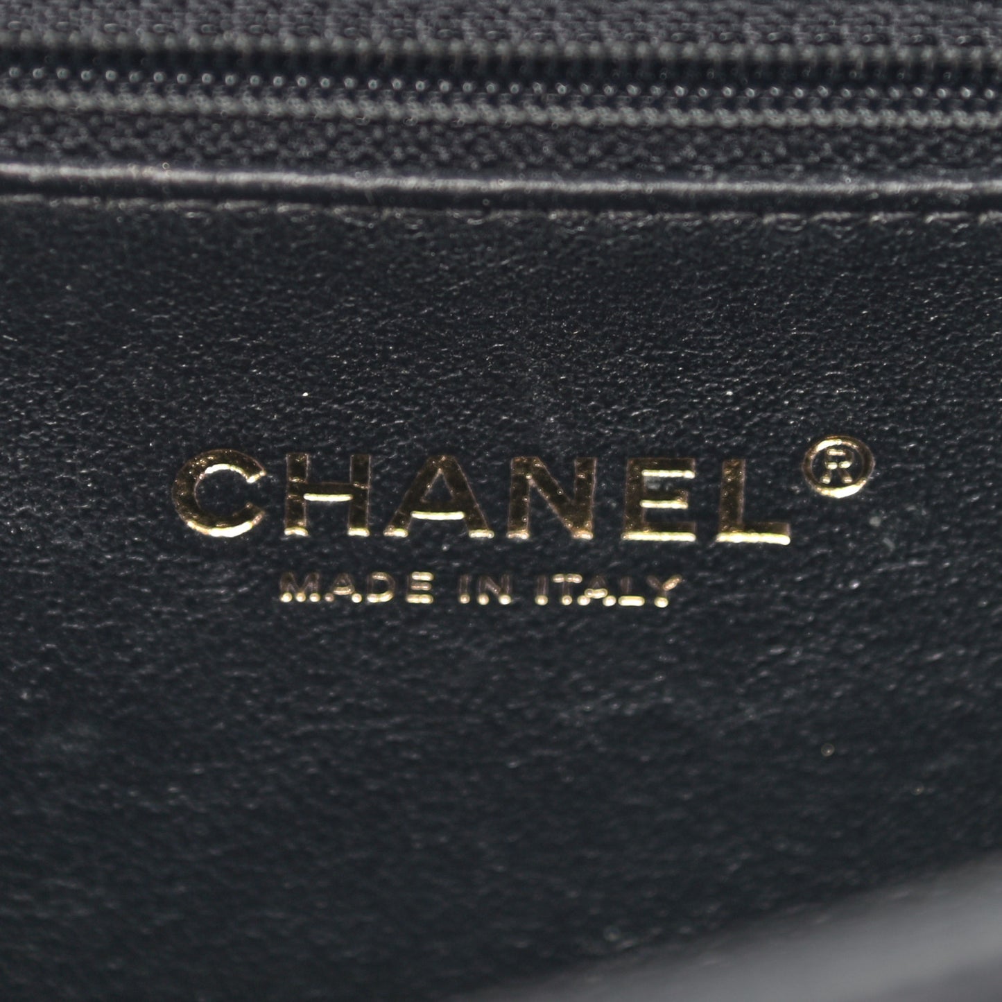 Caviar Quilted Medium CC Filigree Vanity Case Black