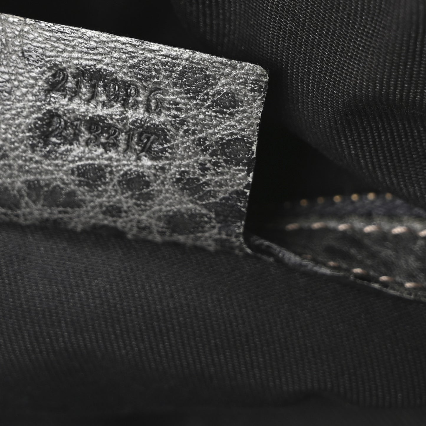 Pebbled Calfskin Medium Pelham Hobo Black