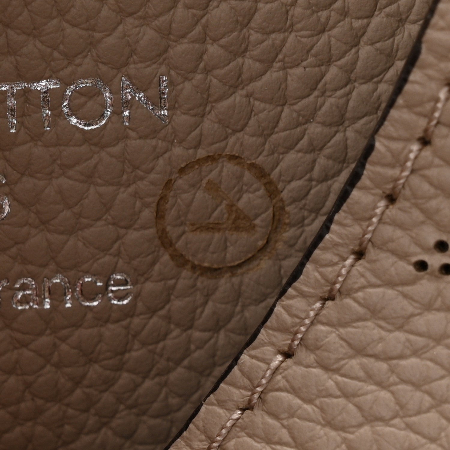 Louis Vuitton Mahina Carmel Hobo Galet 10 of 10