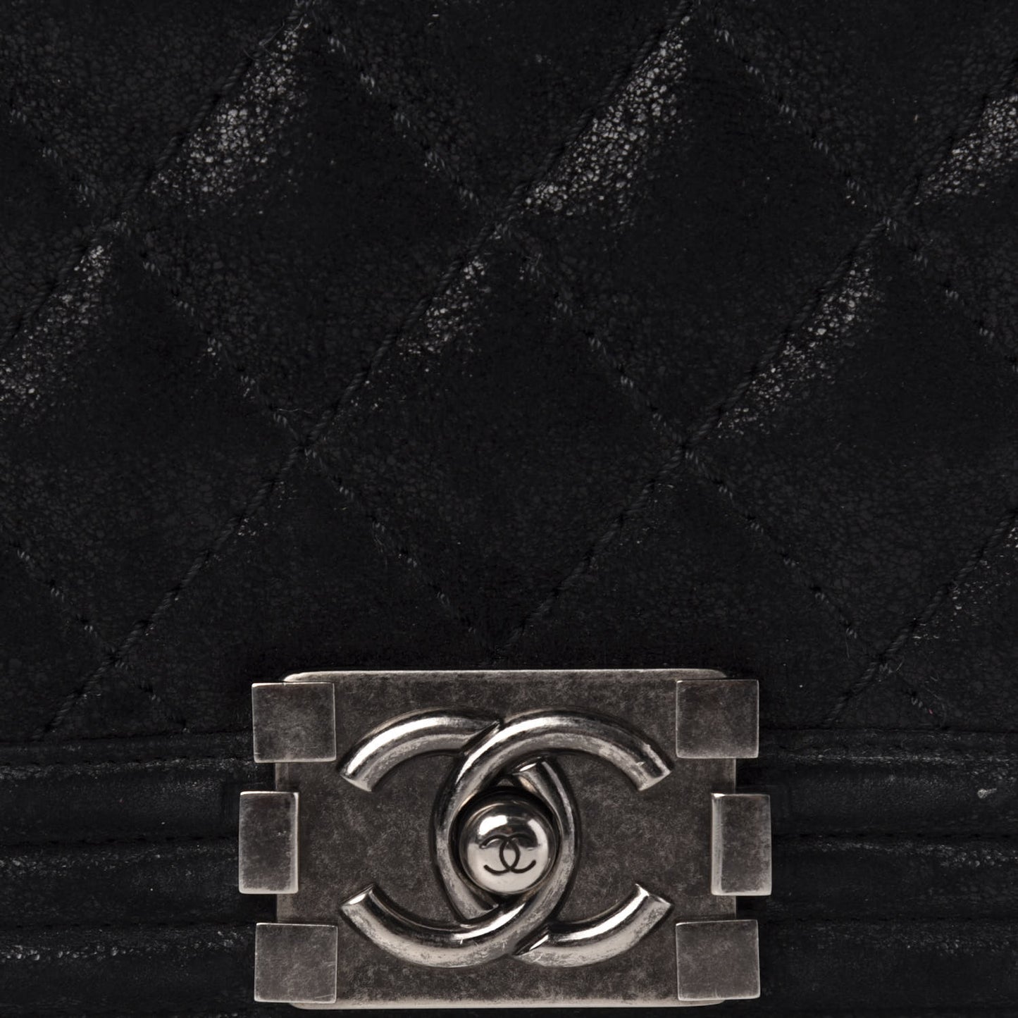 Iridescent Calfskin Quilted New Medium Gentle Boy Flap Black