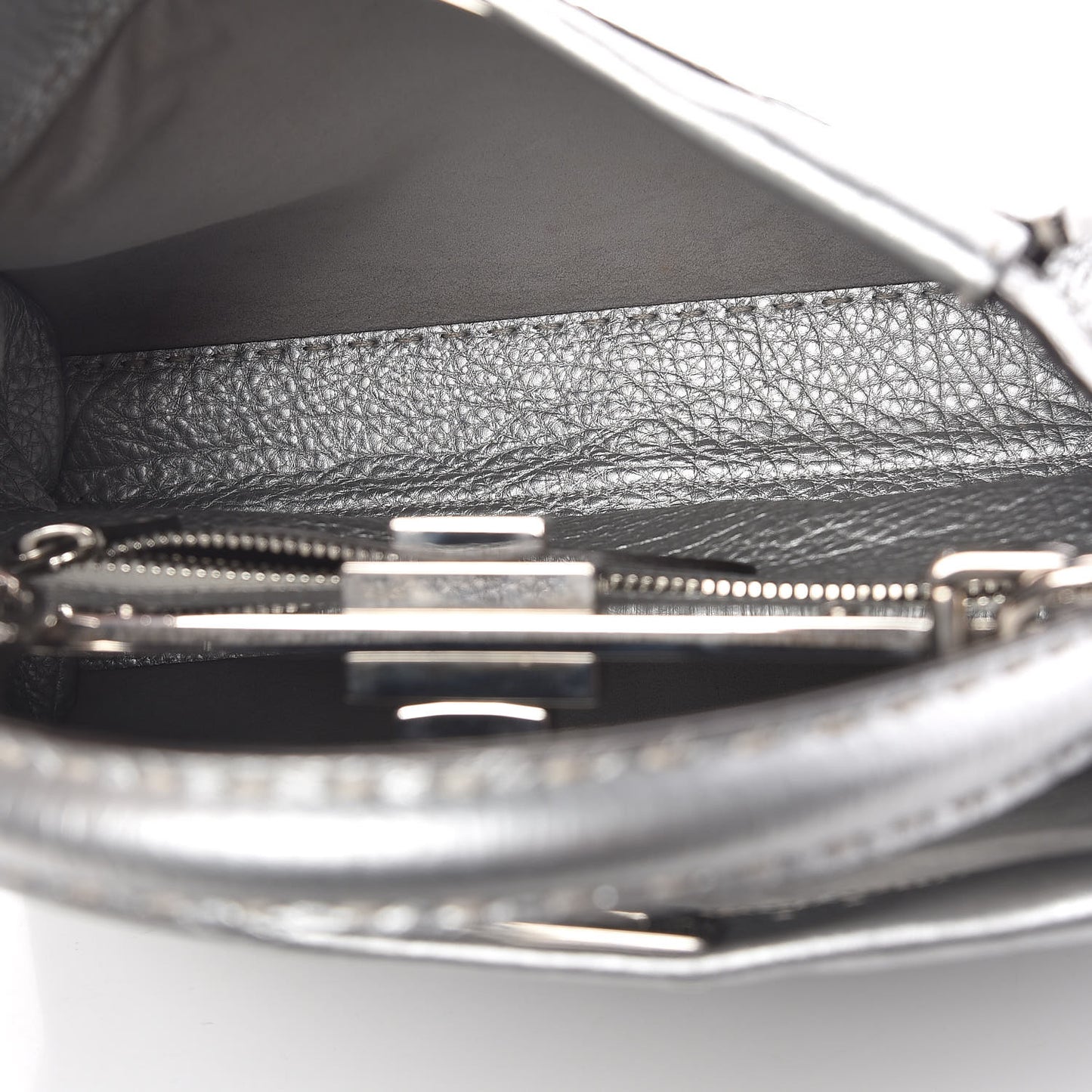 Cuoio Romano Lux Selleria Medium Peekaboo Iconic Satchel Argento