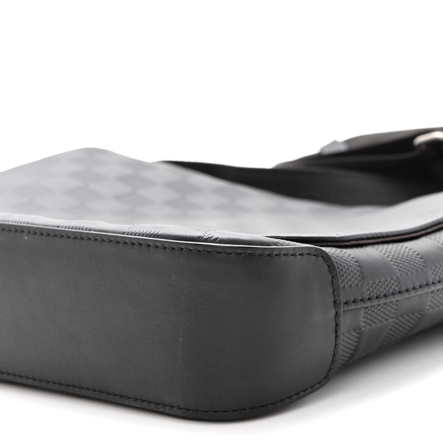 Louis Vuitton Damier Infini District Messenger Onyx 8 of 8