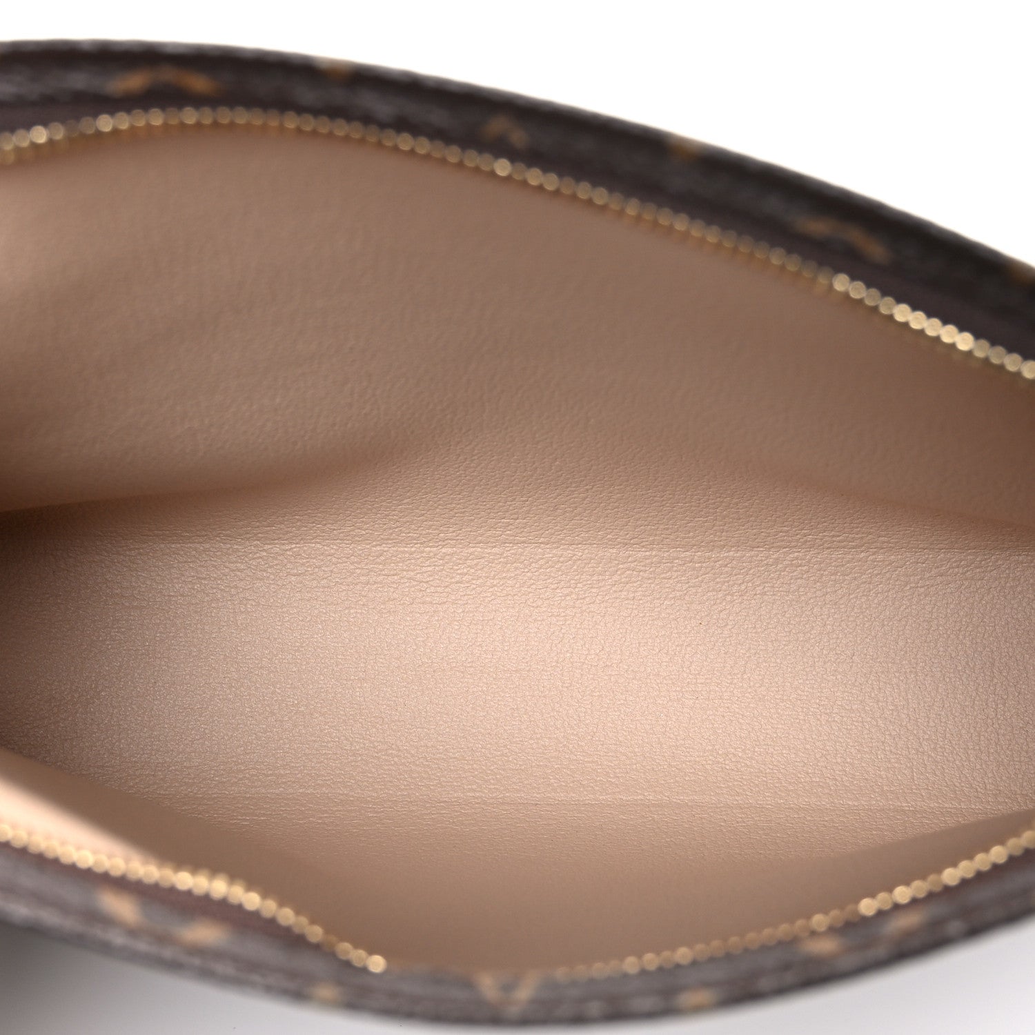 Louis Vuitton Monogram Toiletry Pouch 26 5 of 7