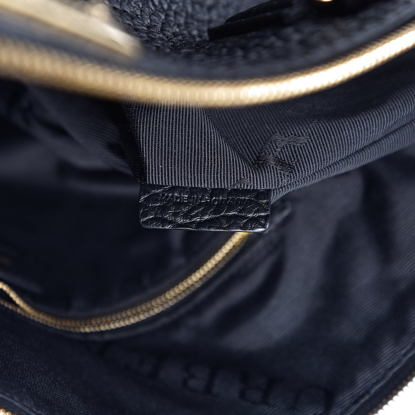 Signature Grain Calfskin Medium Welburn Tote Black