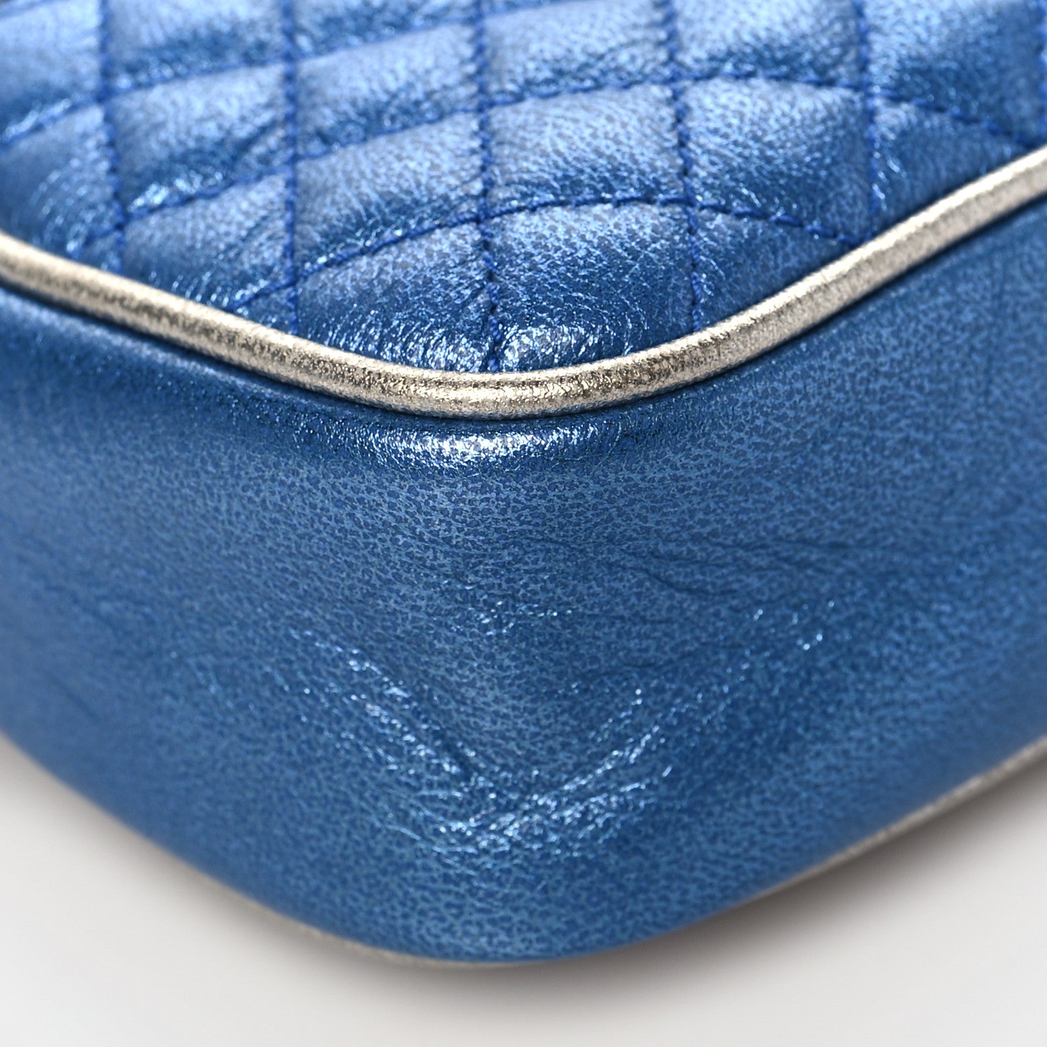 Gucci Laminated Nappa Trapuntata Mini Zumi Dome Shoulder Bag Rosso Marine Argento 8 of 9