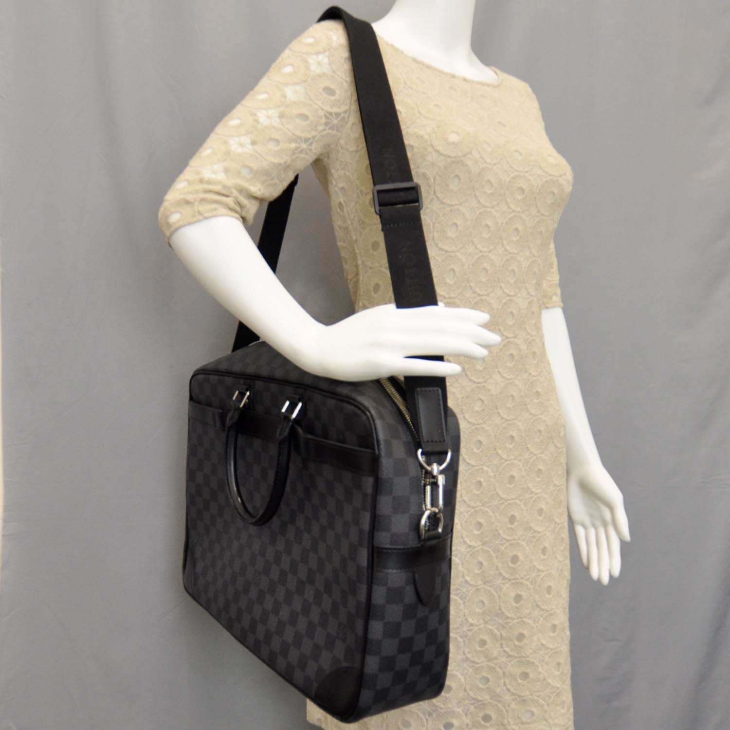 Louis Vuitton Damier Graphite Porte-Documents Voyage 3 of 14