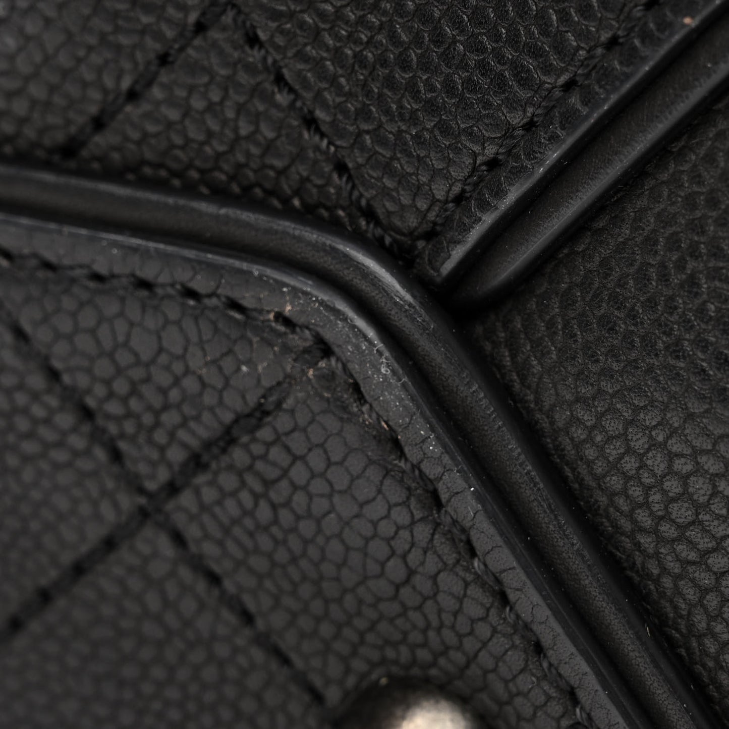 Calfskin Stitched Hamptons Tote Black