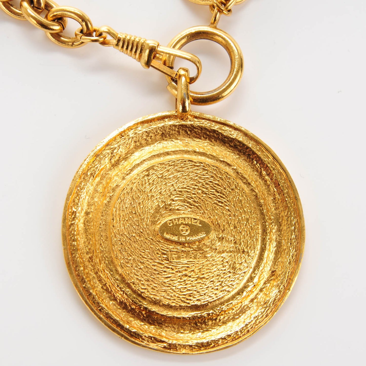Chain 31 Rue Cambon Medallion Belt Gold